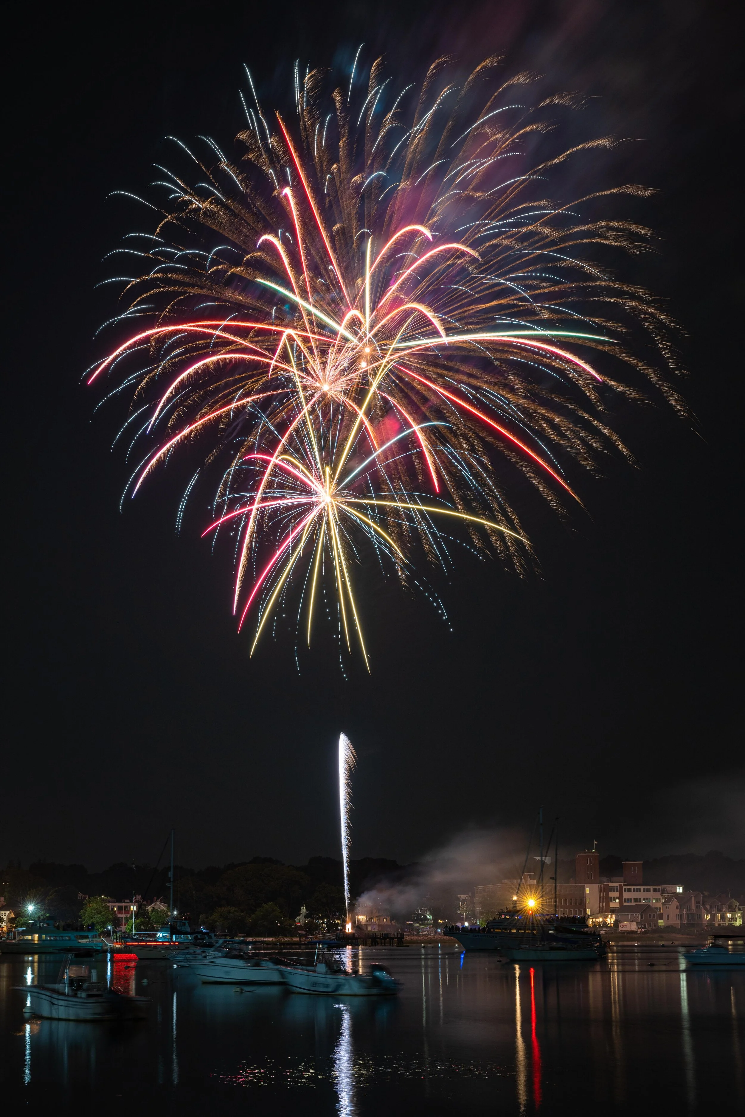 Newburyport Yankee Homecoming Fireworks 20217840.jpg