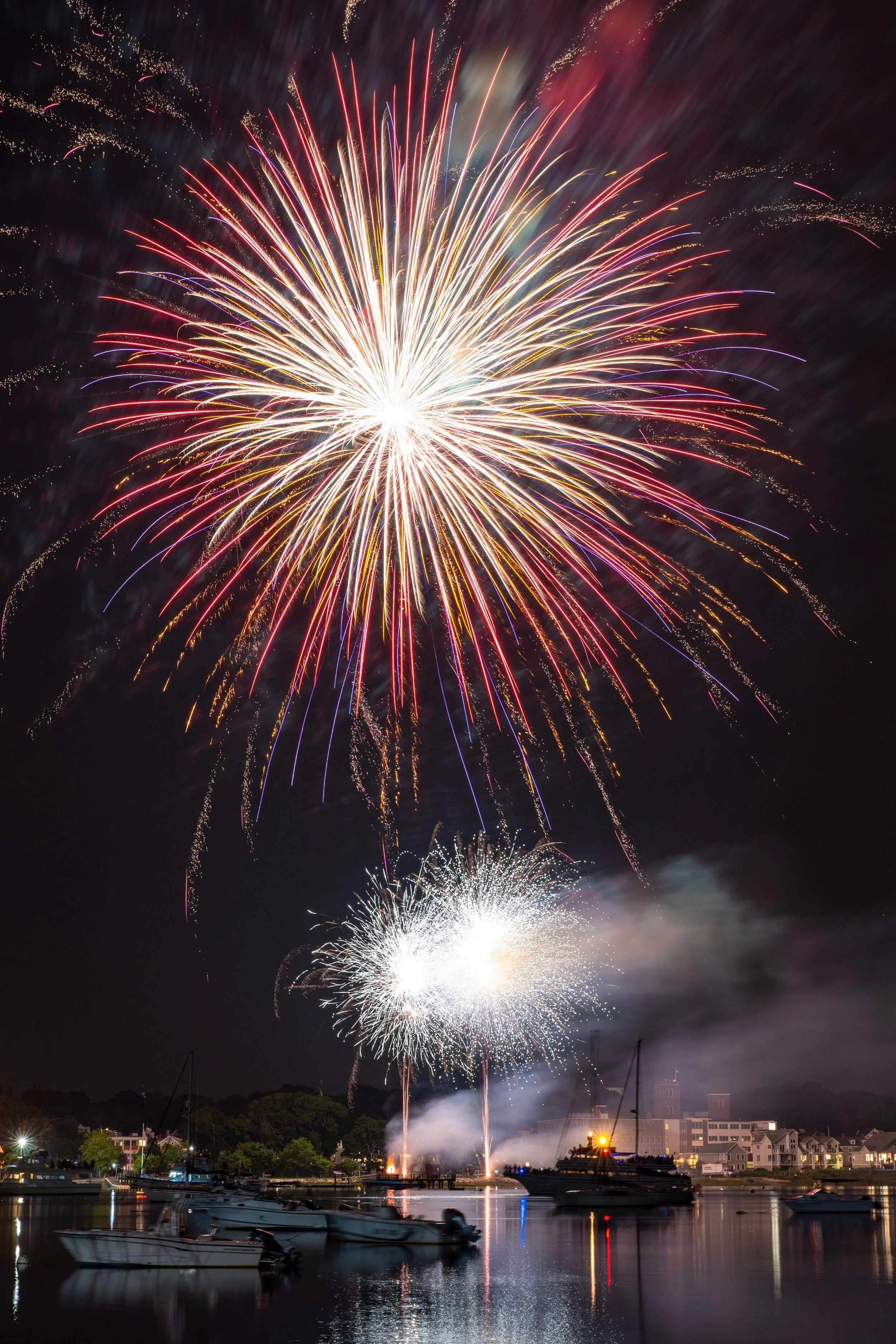 Newburyport Yankee Homecoming Fireworks 20217849.jpg
