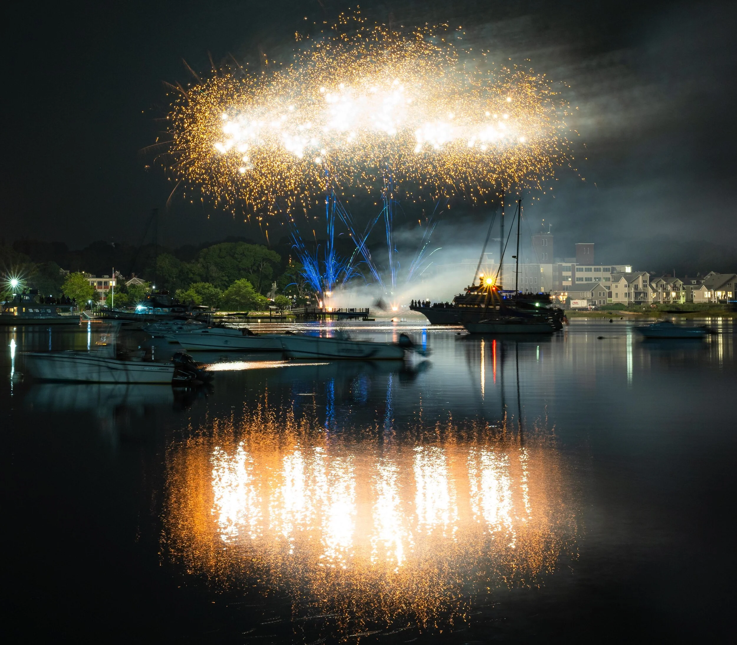 Newburyport Yankee Homecoming Fireworks 20217871.jpg