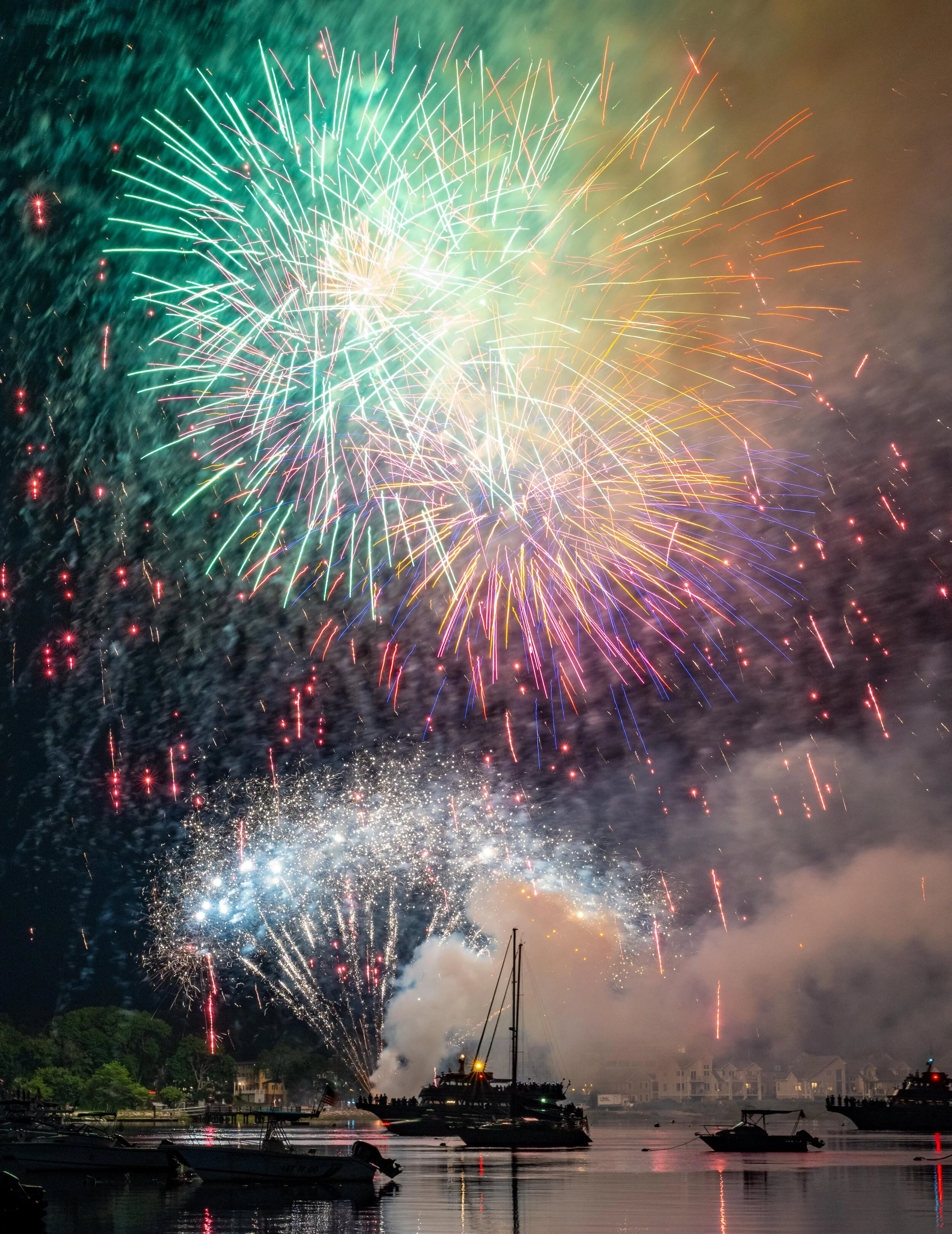 Newburyport Yankee Homecoming Fireworks 20217989.jpg